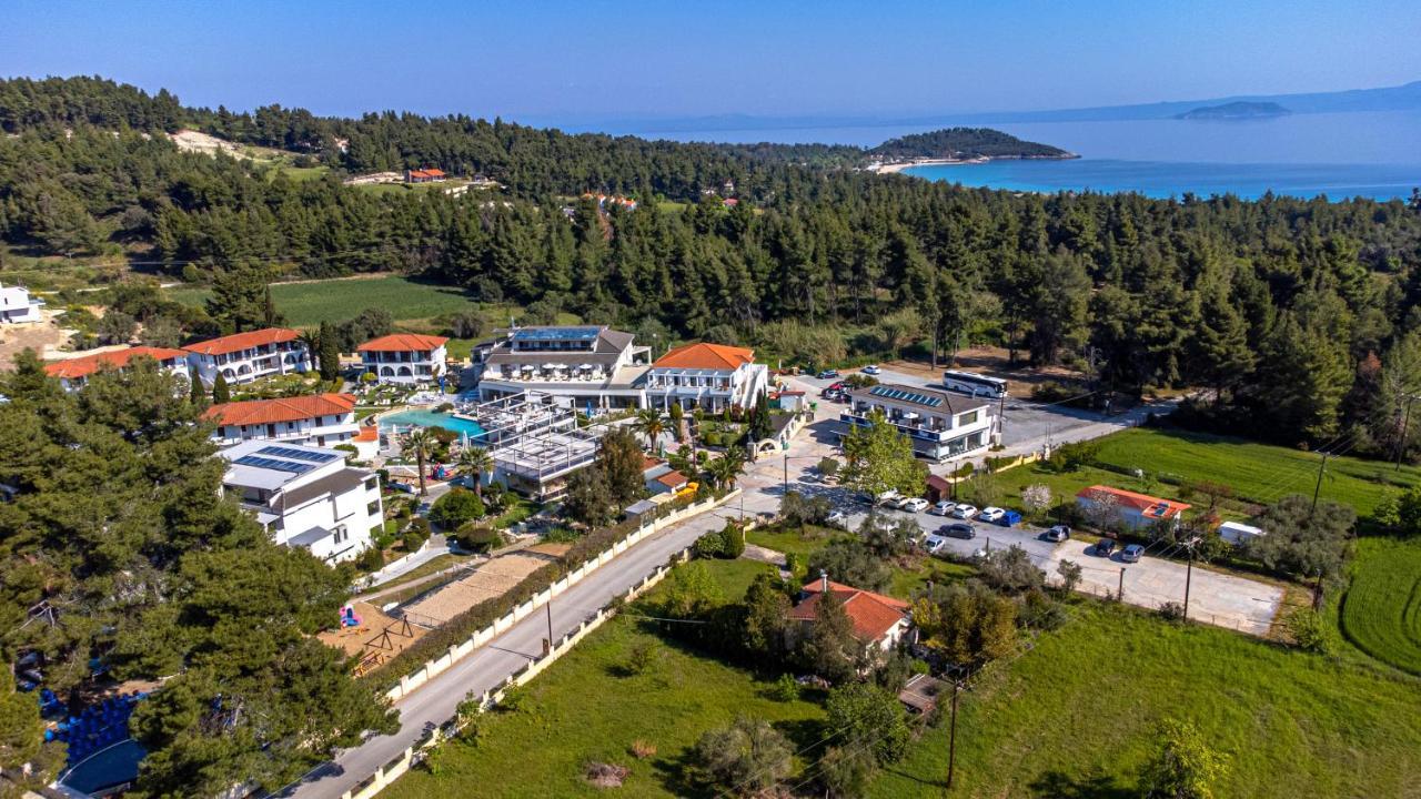 Complex Chrousso Village